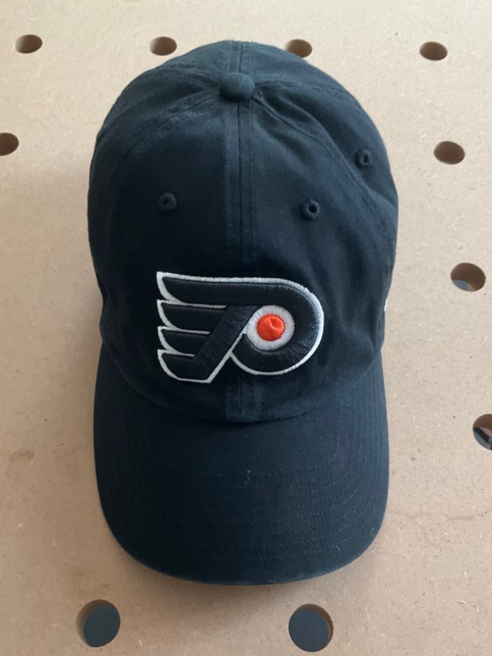Philadelphia Flyers ’47 clean up baseball-style hat